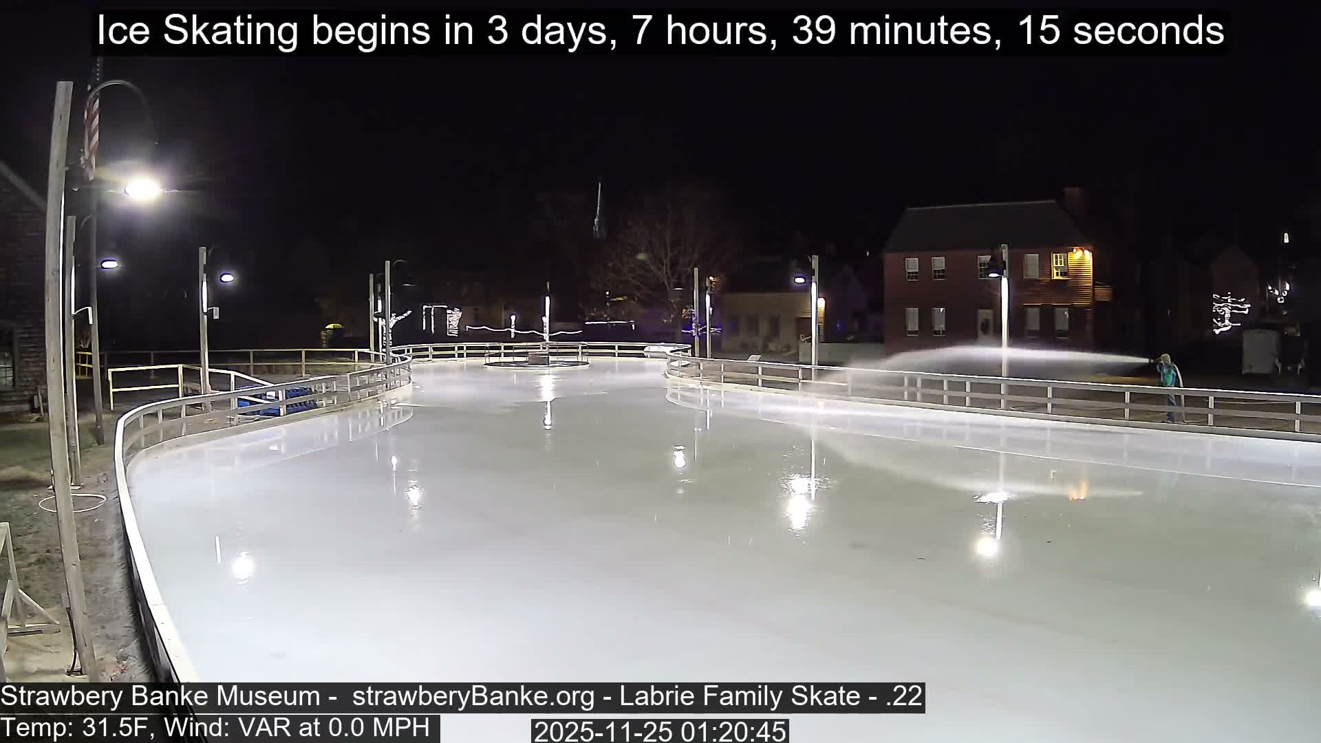 Fire Pit Porsmouth Ice Skating Live Cam -  New Hampshire, USA