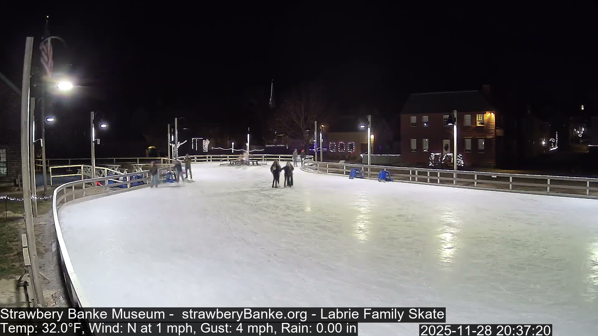 Fire Pit Porsmouth Ice Skating Live Cam -  New Hampshire, USA