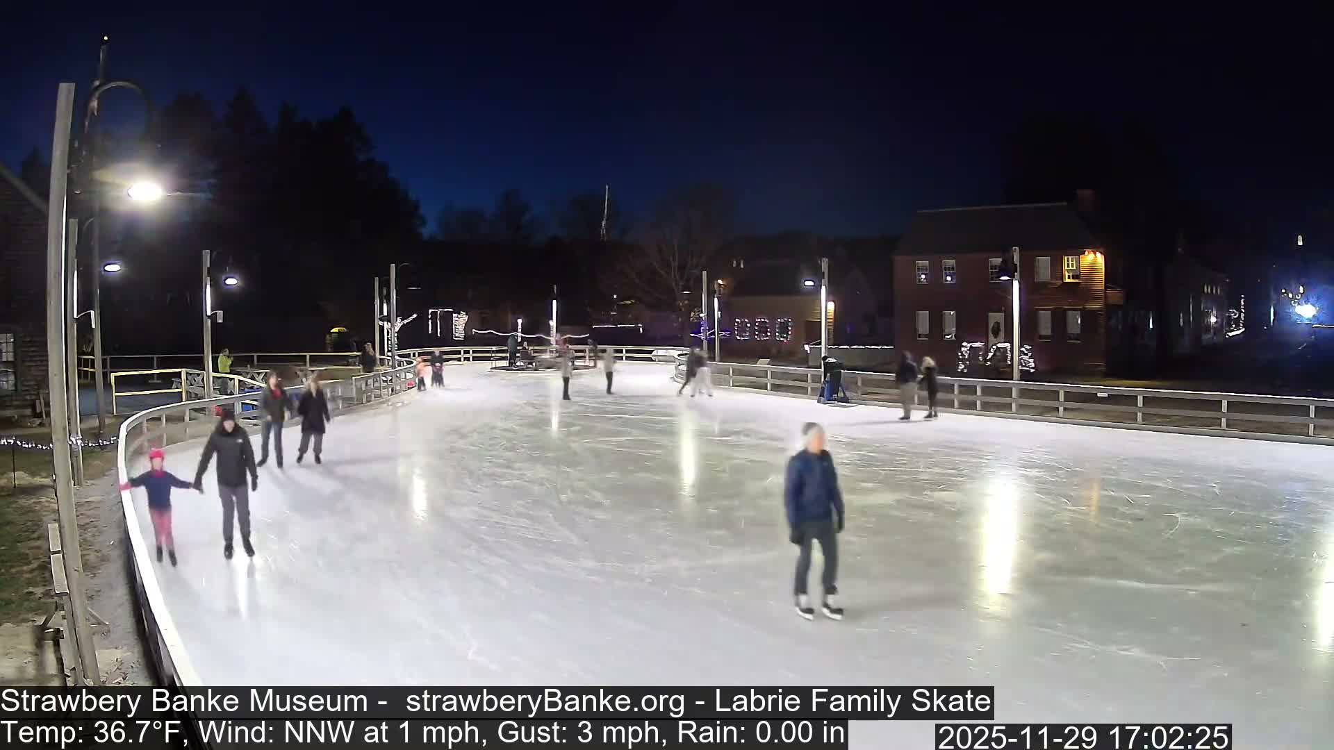 Fire Pit Porsmouth Ice Skating Live Cam -  New Hampshire, USA
