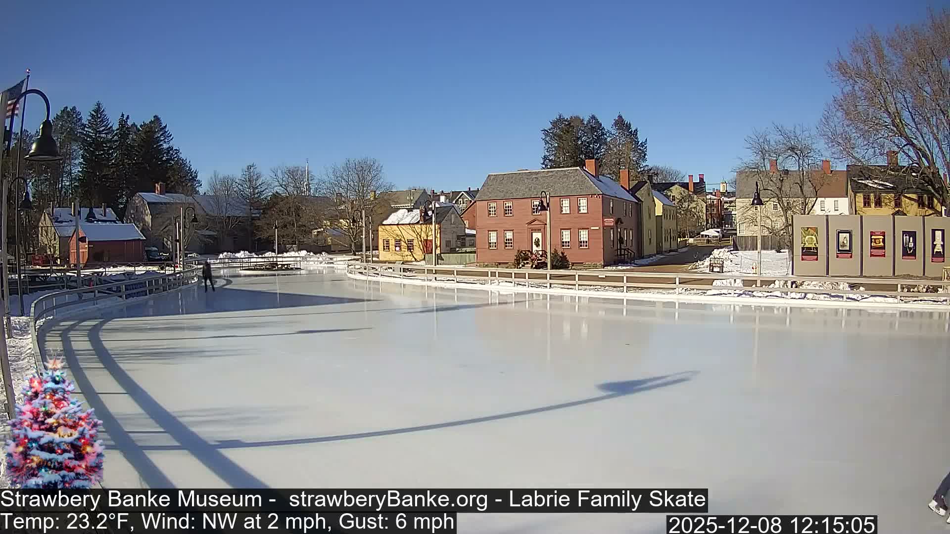 Fire Pit Porsmouth Ice Skating Live Cam -  New Hampshire, USA
