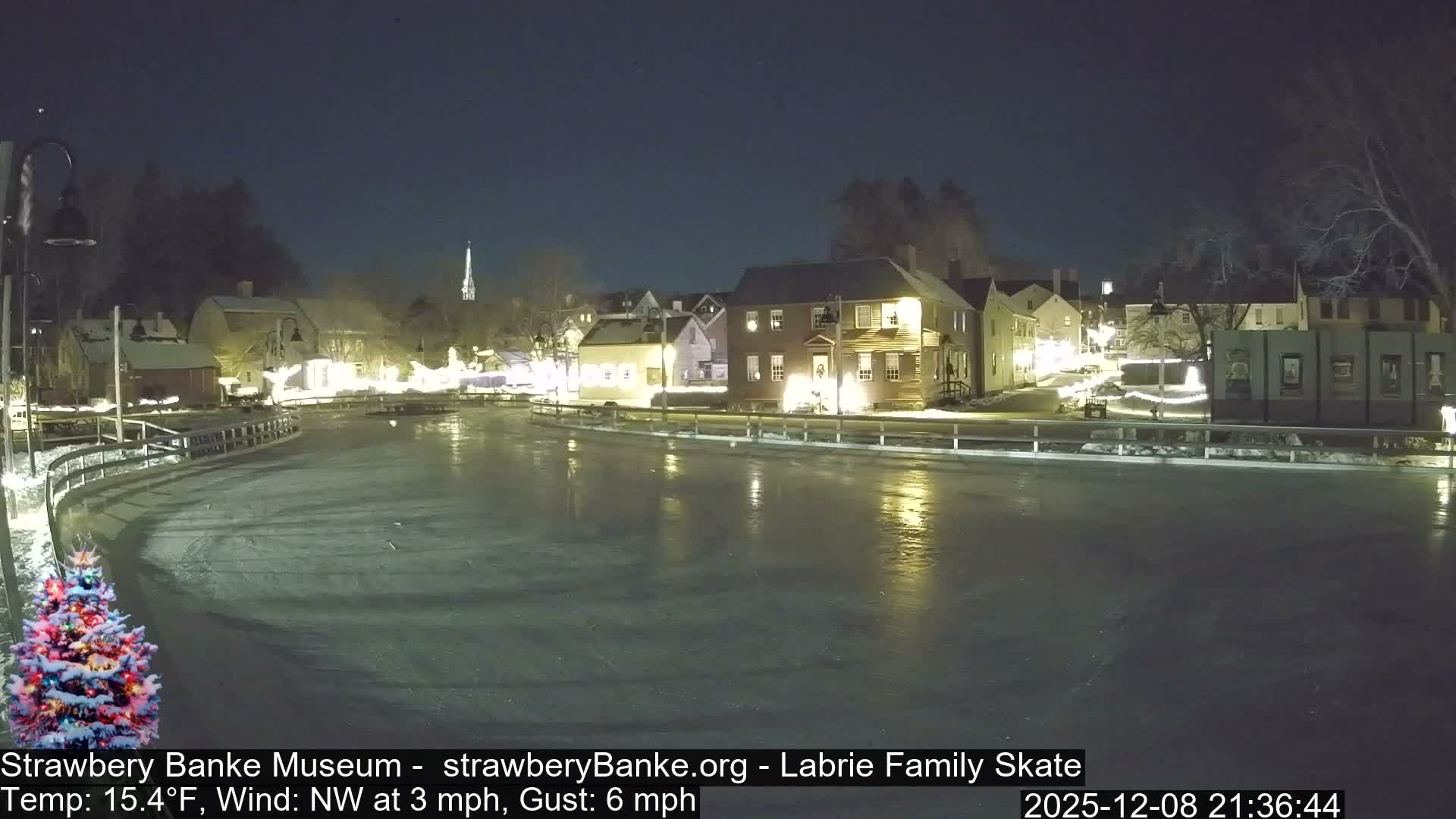 Fire Pit Porsmouth Ice Skating Live Cam -  New Hampshire, USA