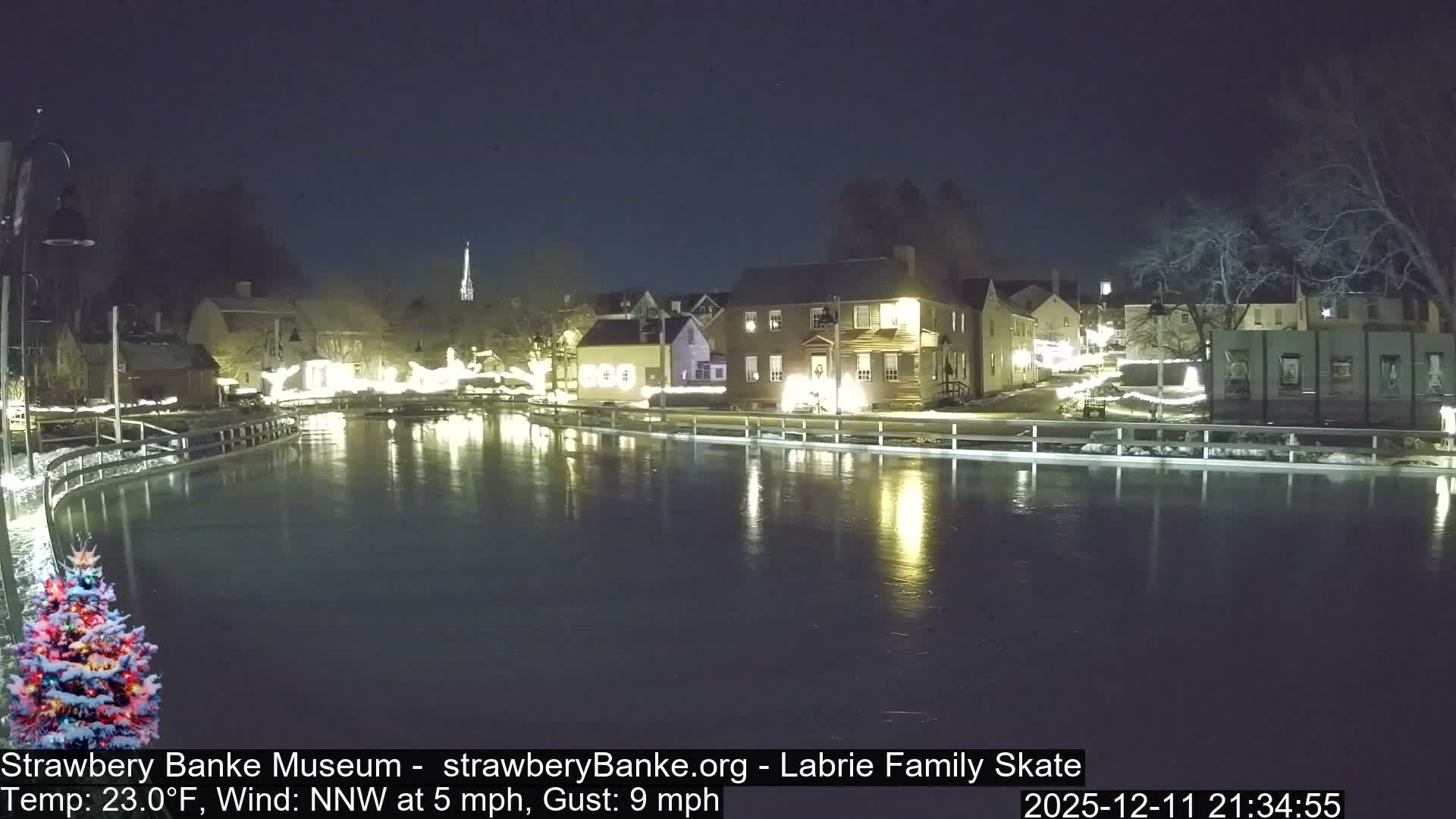 Fire Pit Porsmouth Ice Skating Live Cam -  New Hampshire, USA