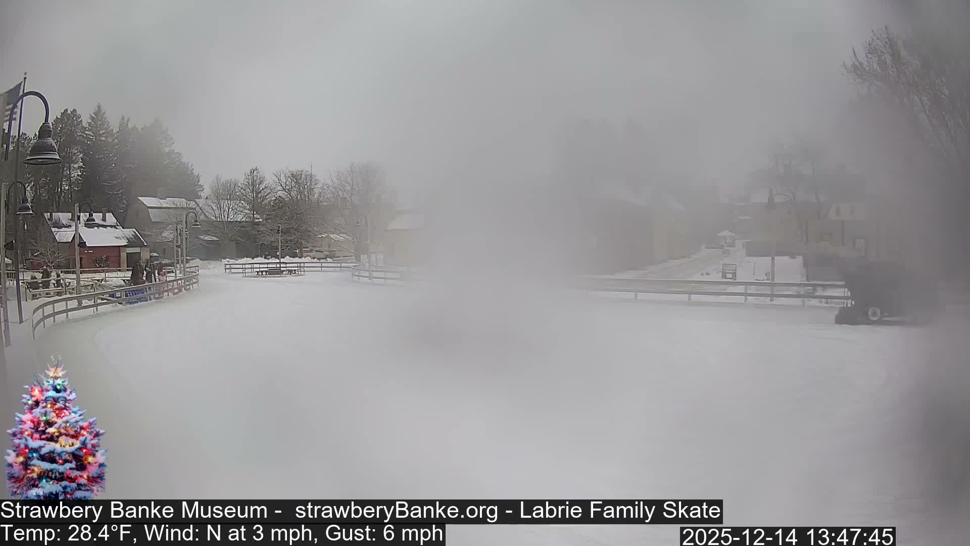 Fire Pit Porsmouth Ice Skating Live Cam -  New Hampshire, USA