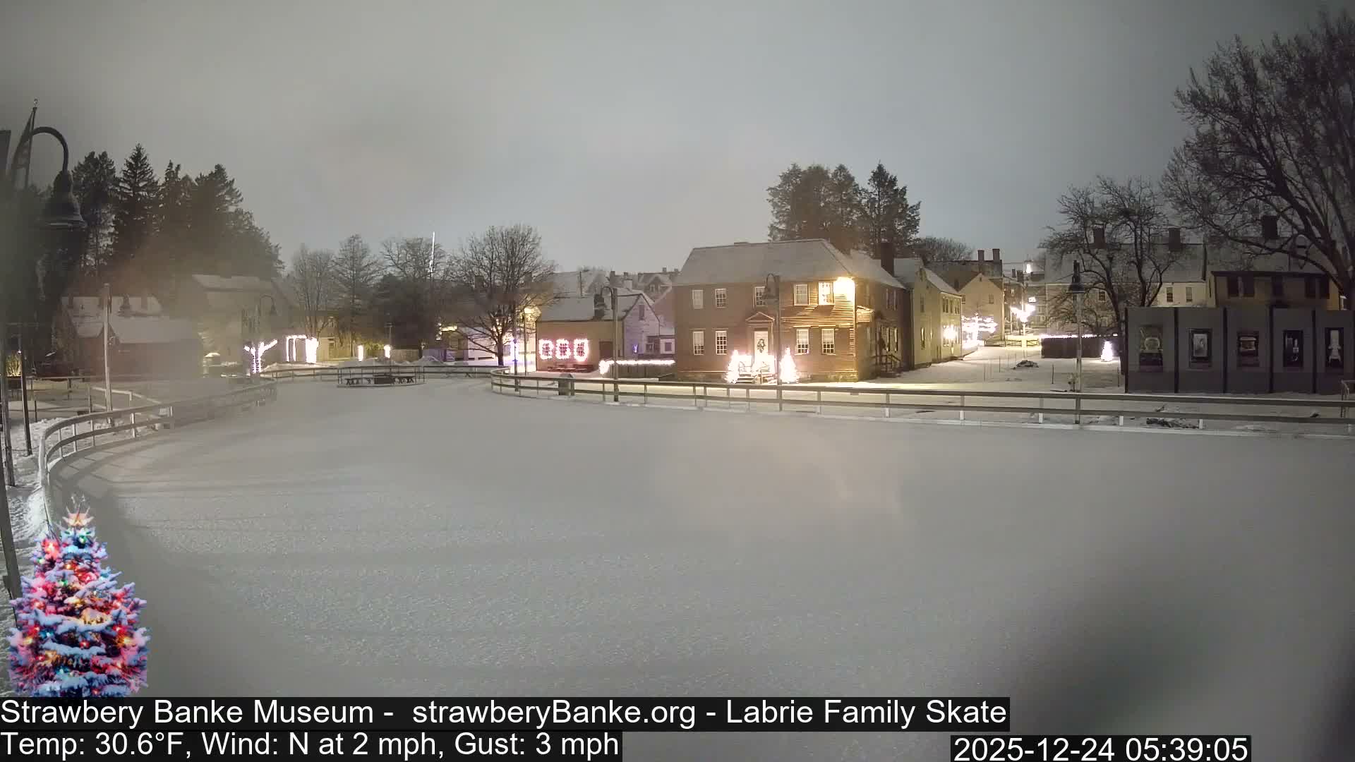 Fire Pit Porsmouth Ice Skating Live Cam -  New Hampshire, USA