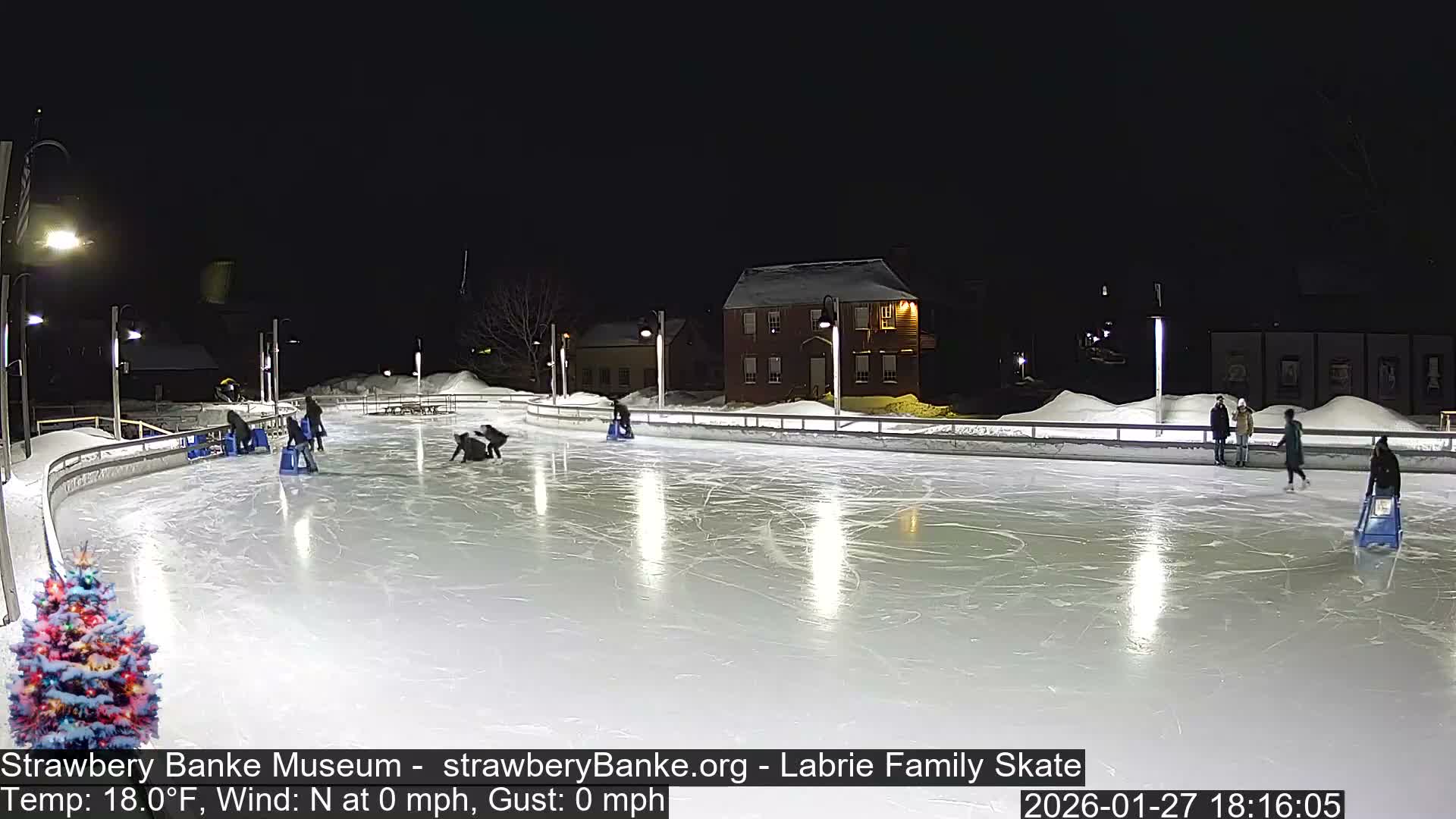 Fire Pit Porsmouth Ice Skating Live Cam -  New Hampshire, USA