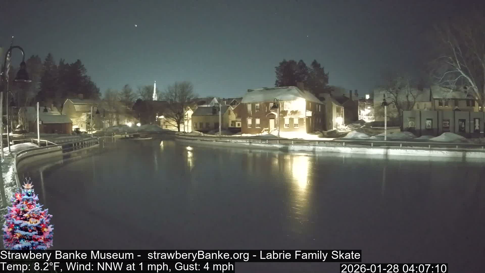 Fire Pit Porsmouth Ice Skating Live Cam -  New Hampshire, USA