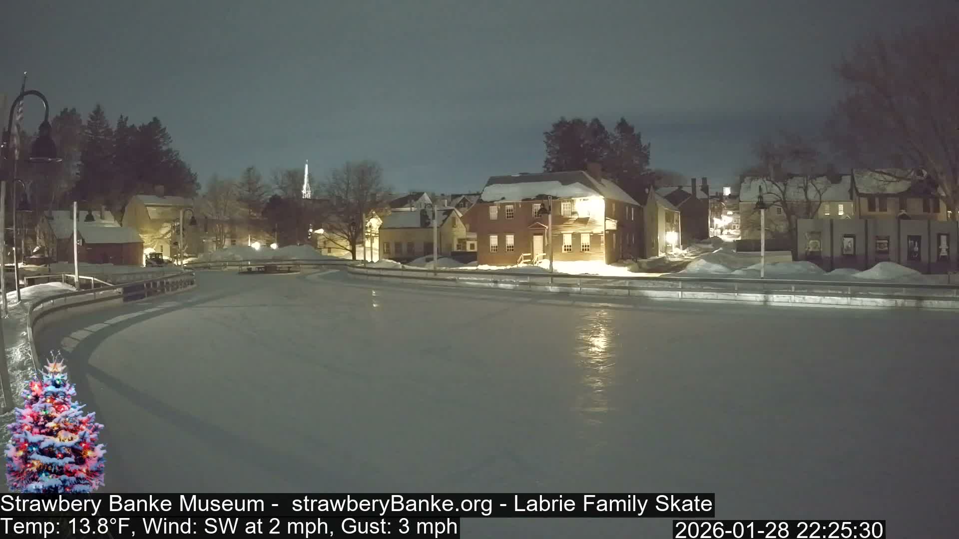 Fire Pit Porsmouth Ice Skating Live Cam -  New Hampshire, USA