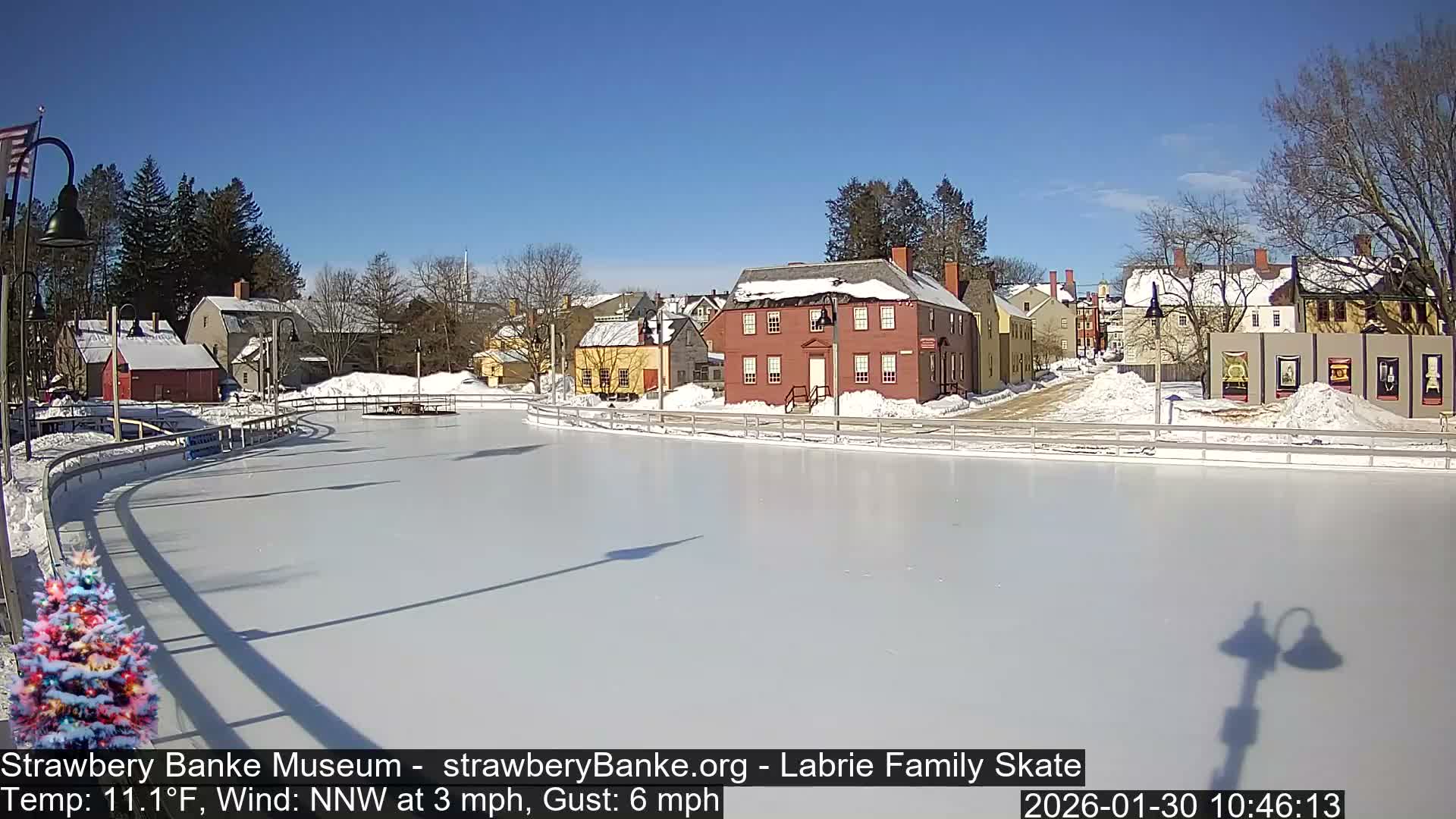 Fire Pit Porsmouth Ice Skating Live Cam -  New Hampshire, USA