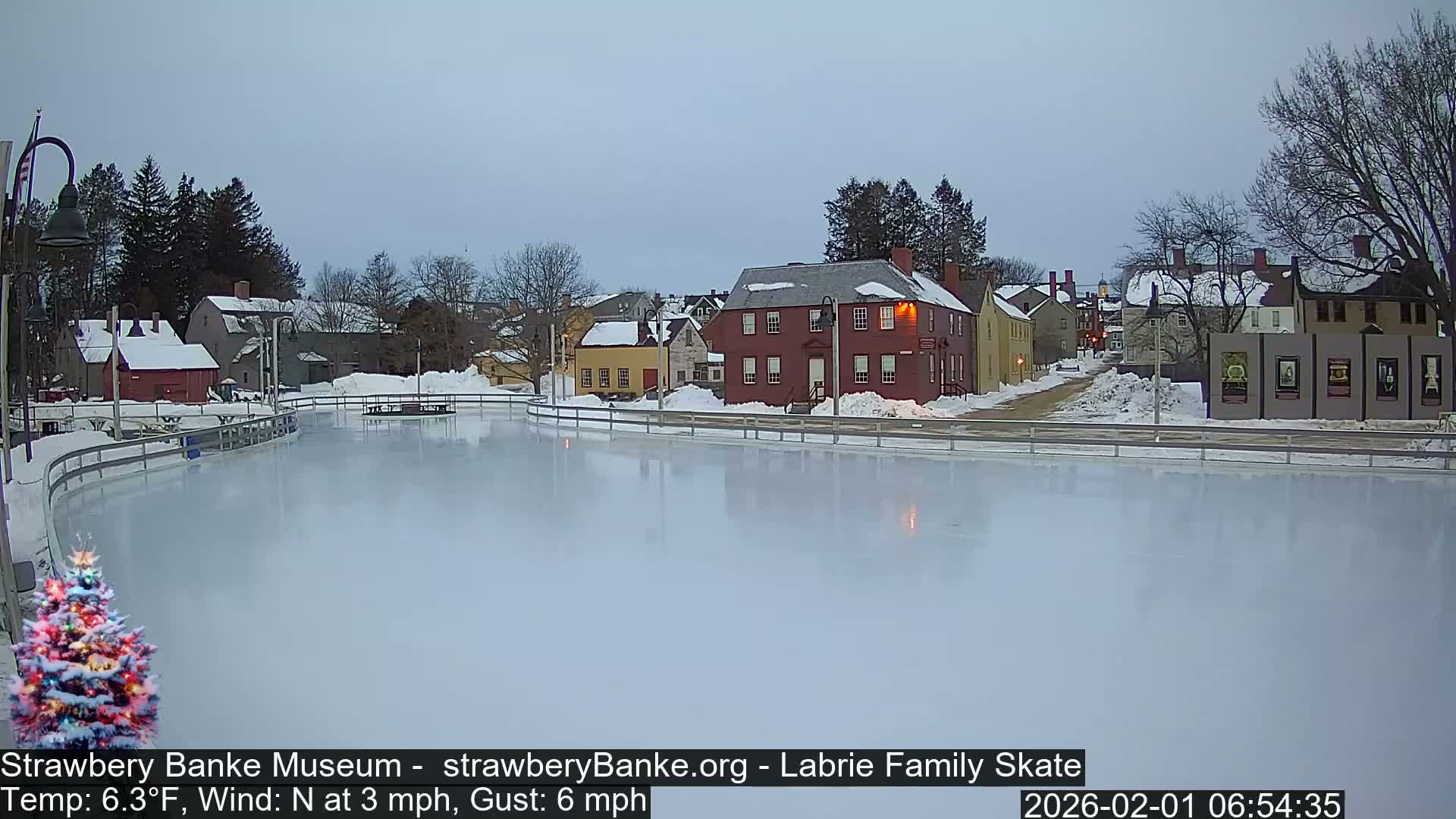 Fire Pit Porsmouth Ice Skating Live Cam -  New Hampshire, USA
