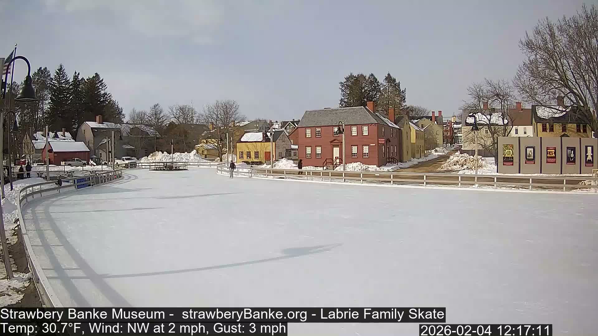 Fire Pit Porsmouth Ice Skating Live Cam -  New Hampshire, USA