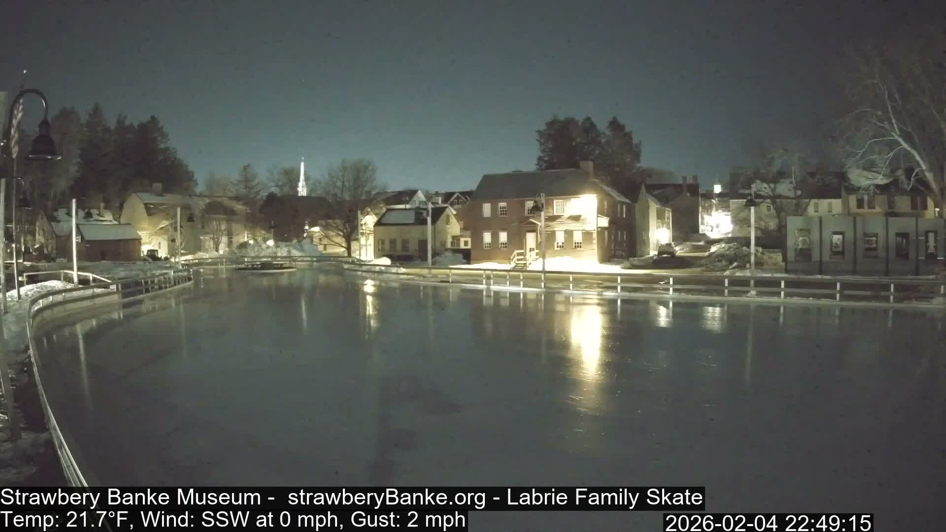 Fire Pit Porsmouth Ice Skating Live Cam -  New Hampshire, USA