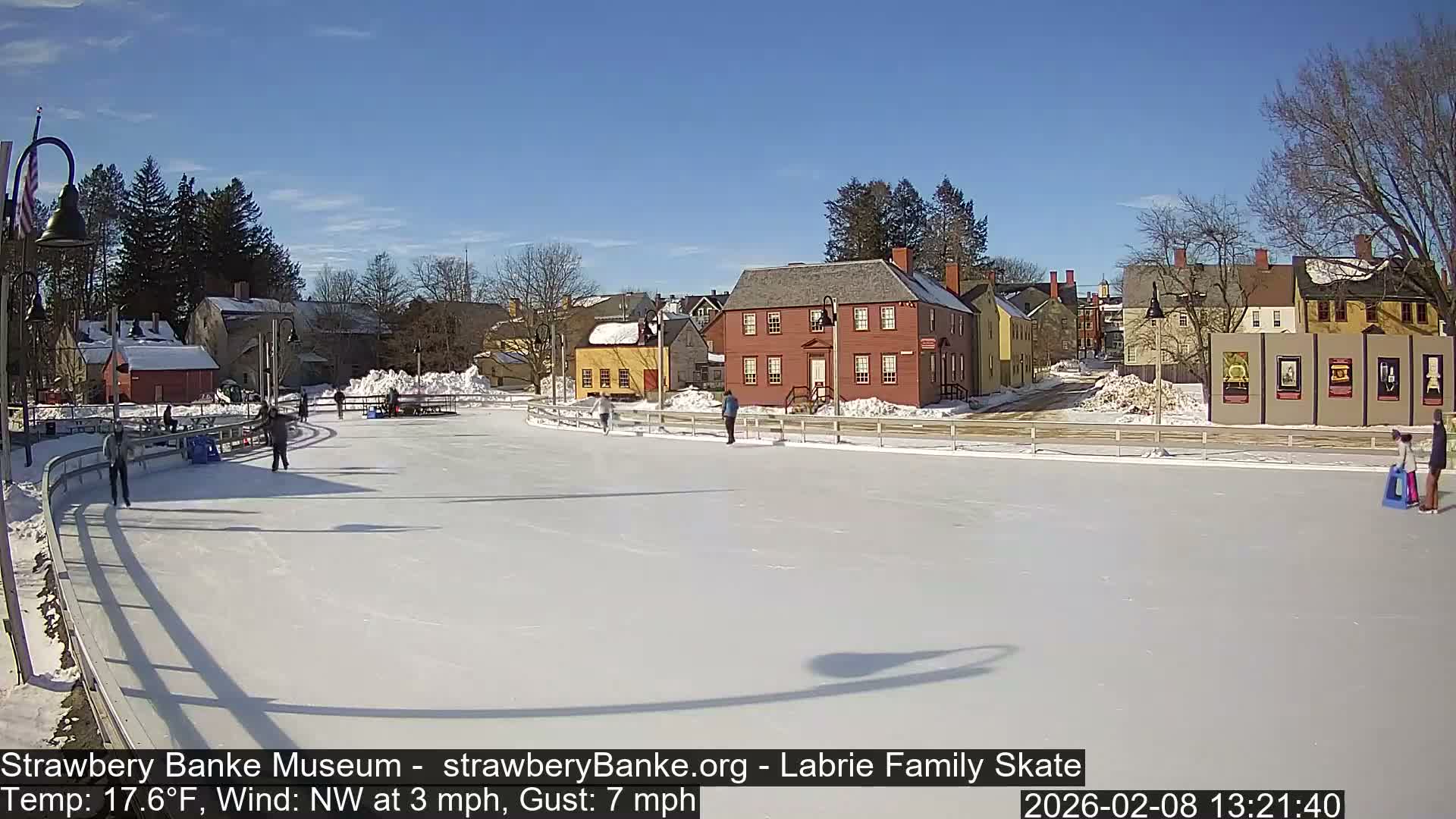 Fire Pit Porsmouth Ice Skating Live Cam -  New Hampshire, USA