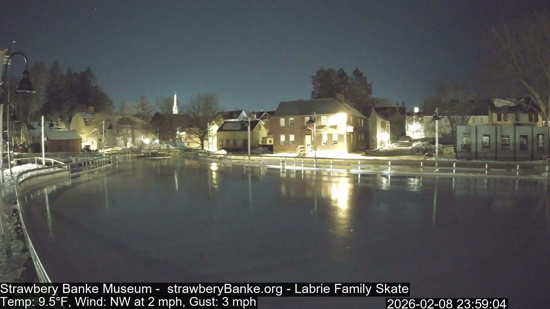 Fire Pit Porsmouth Ice Skating Live Cam -  New Hampshire, USA