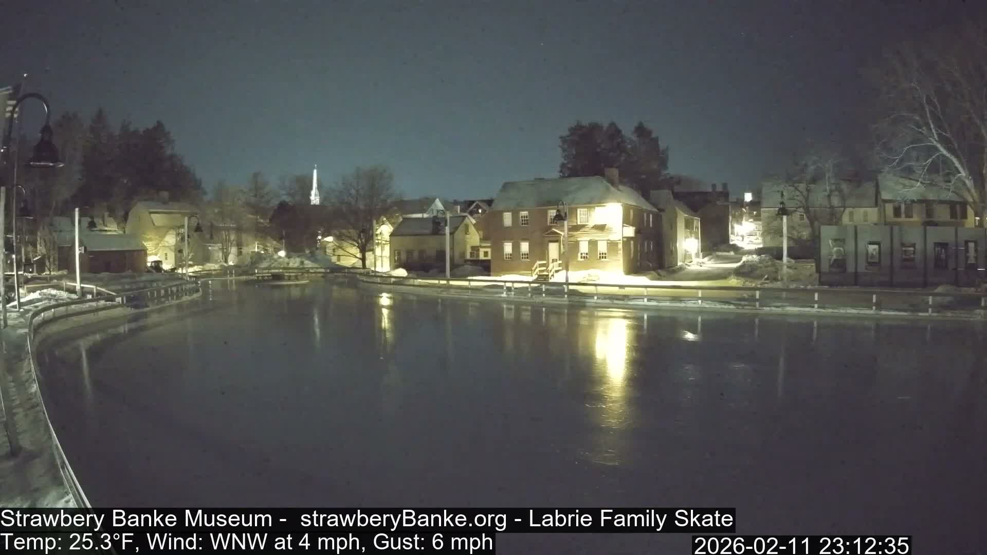 Fire Pit Porsmouth Ice Skating Live Cam -  New Hampshire, USA