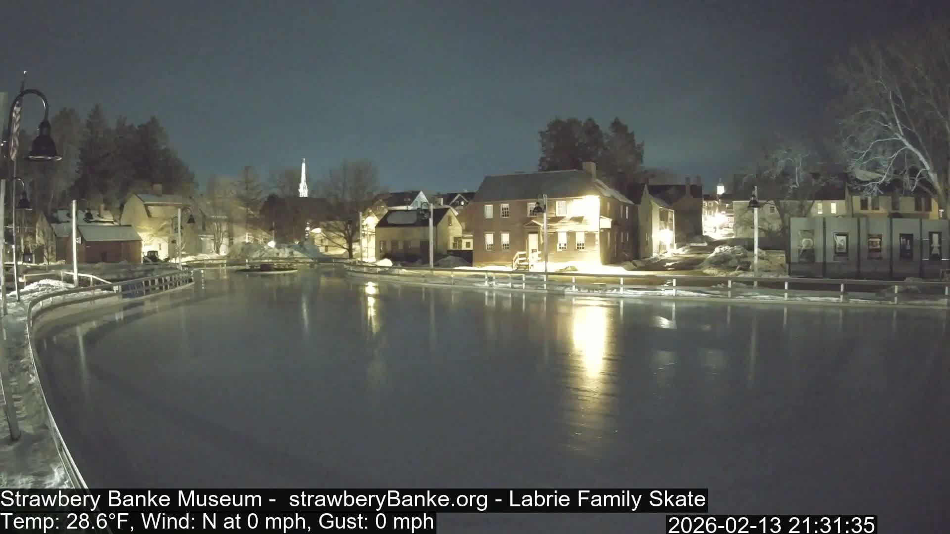 Fire Pit Porsmouth Ice Skating Live Cam -  New Hampshire, USA