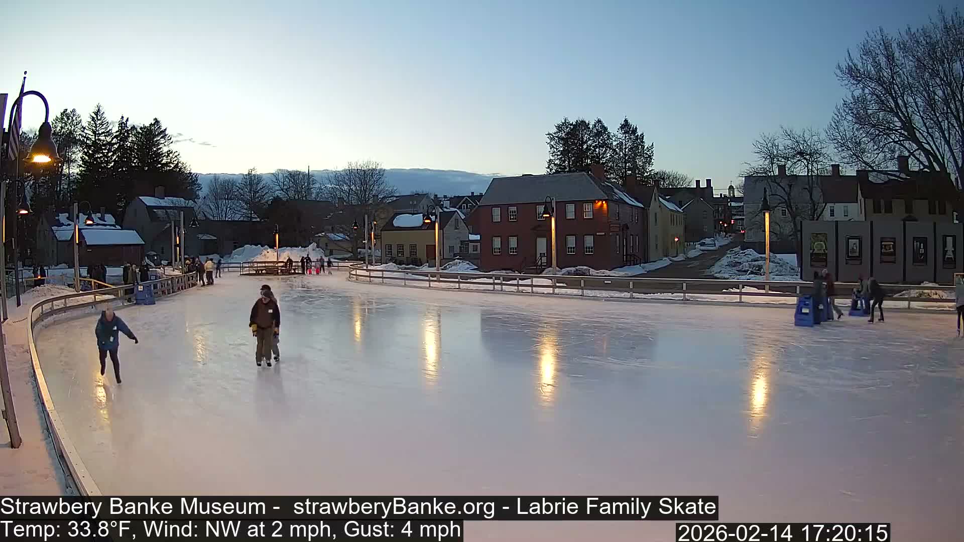 Fire Pit Porsmouth Ice Skating Live Cam -  New Hampshire, USA