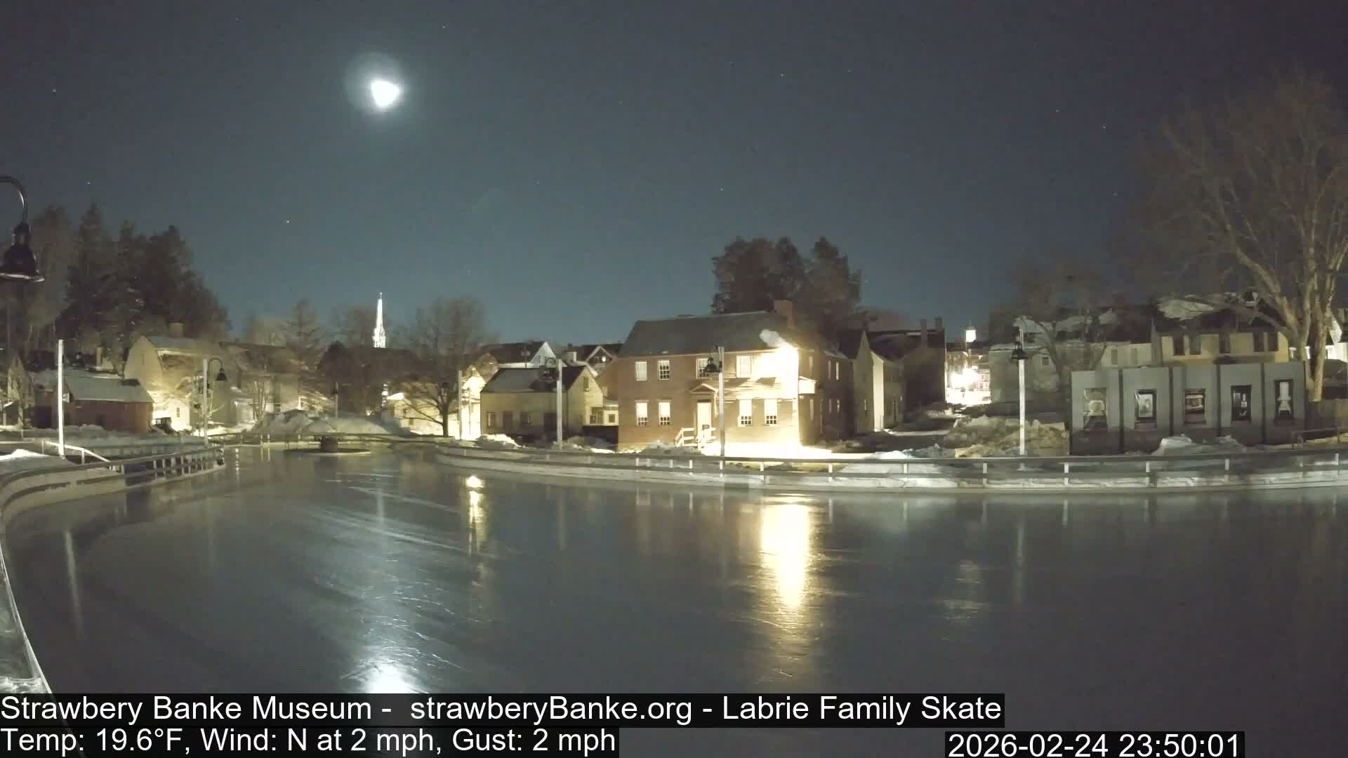 Fire Pit Porsmouth Ice Skating Live Cam -  New Hampshire, USA