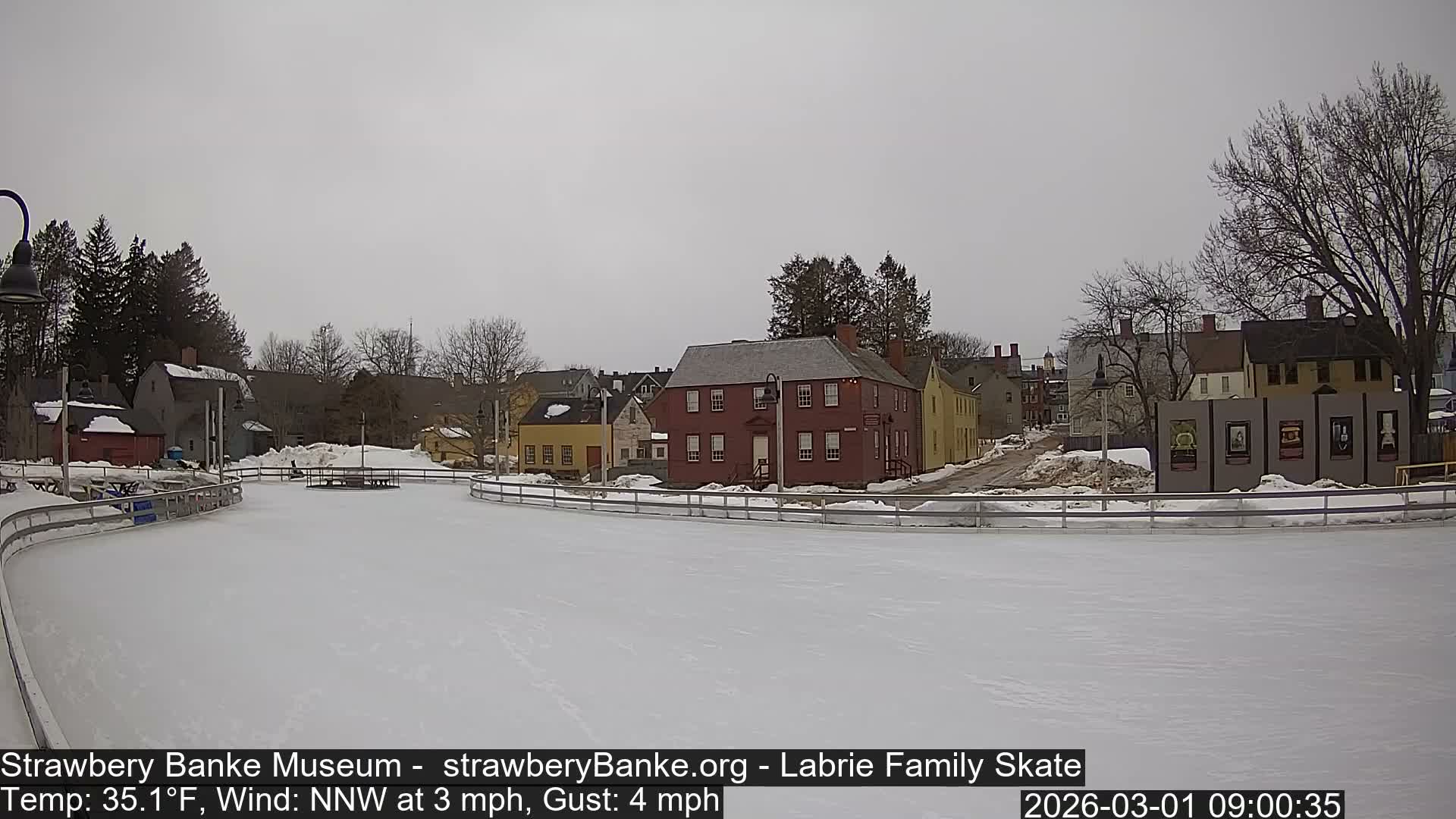 Fire Pit Porsmouth Ice Skating Live Cam -  New Hampshire, USA