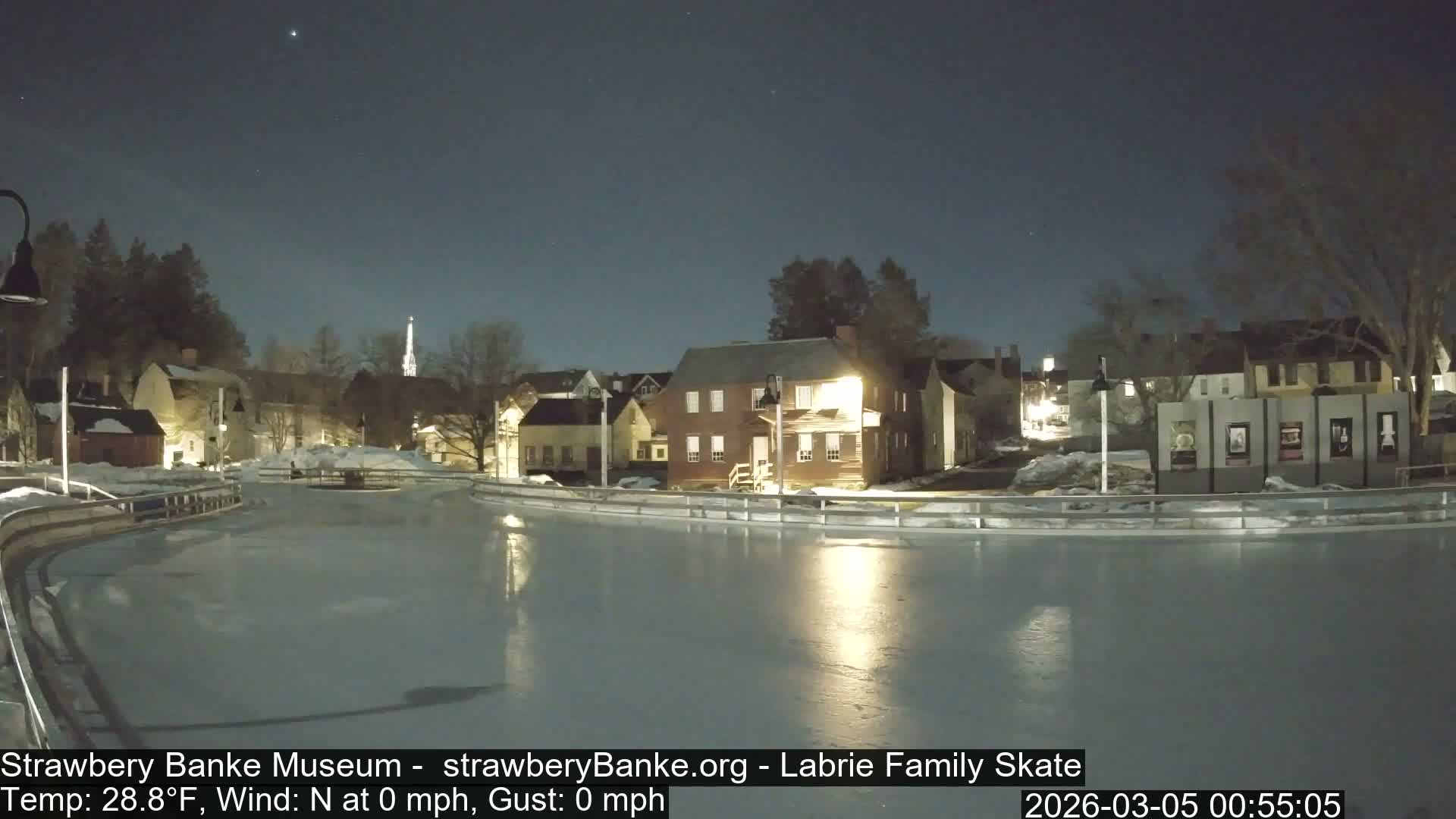 Fire Pit Porsmouth Ice Skating Live Cam -  New Hampshire, USA