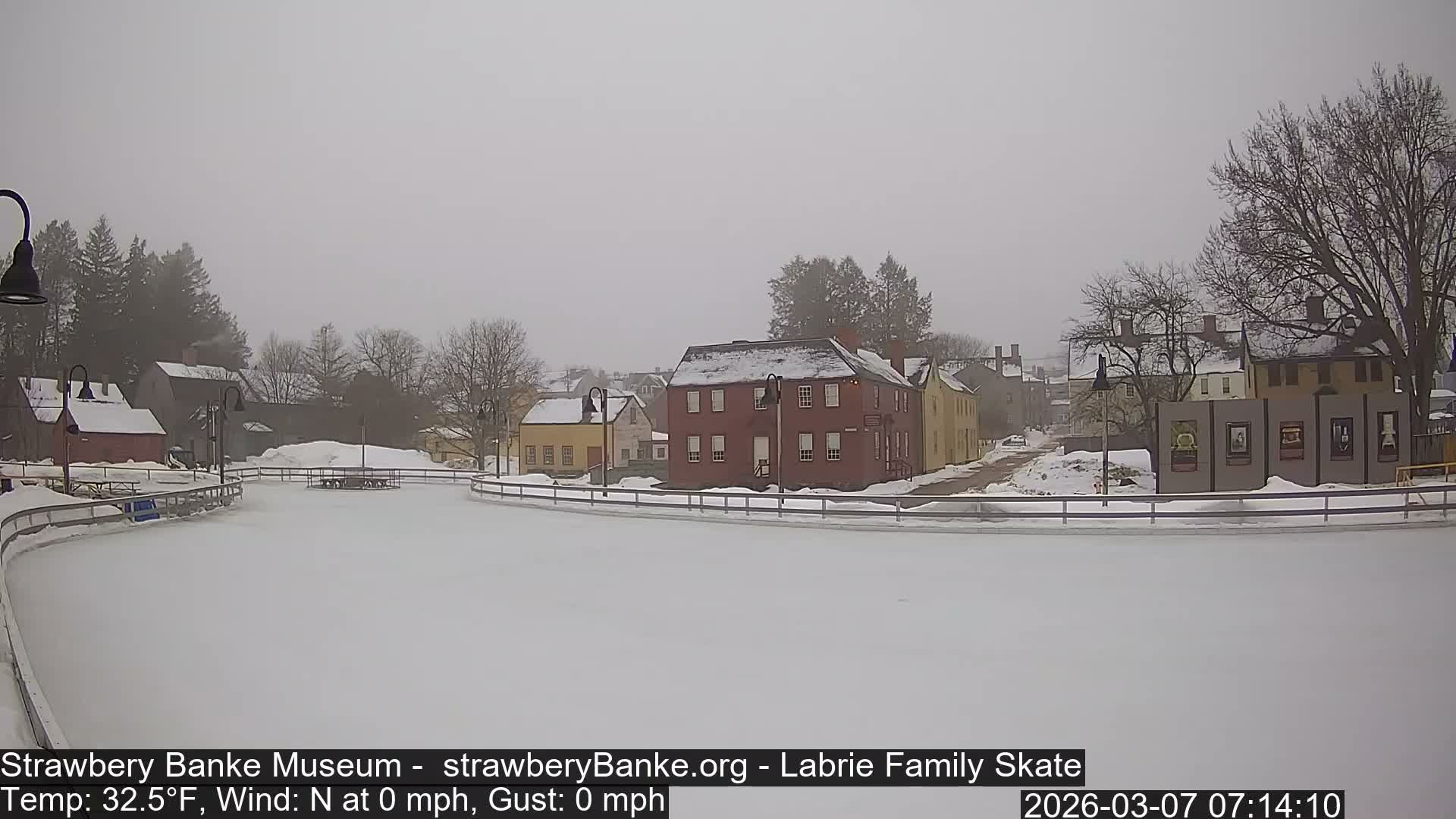 Fire Pit Porsmouth Ice Skating Live Cam -  New Hampshire, USA