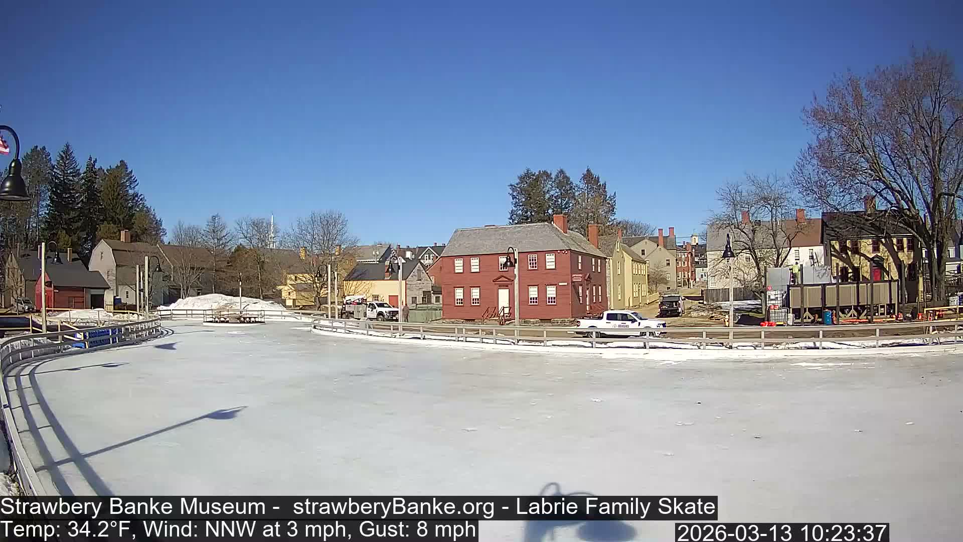 Fire Pit Porsmouth Ice Skating Live Cam -  New Hampshire, USA