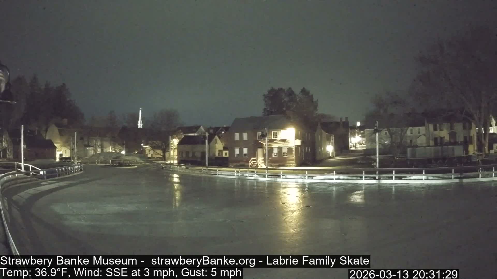 Fire Pit Porsmouth Ice Skating Live Cam -  New Hampshire, USA