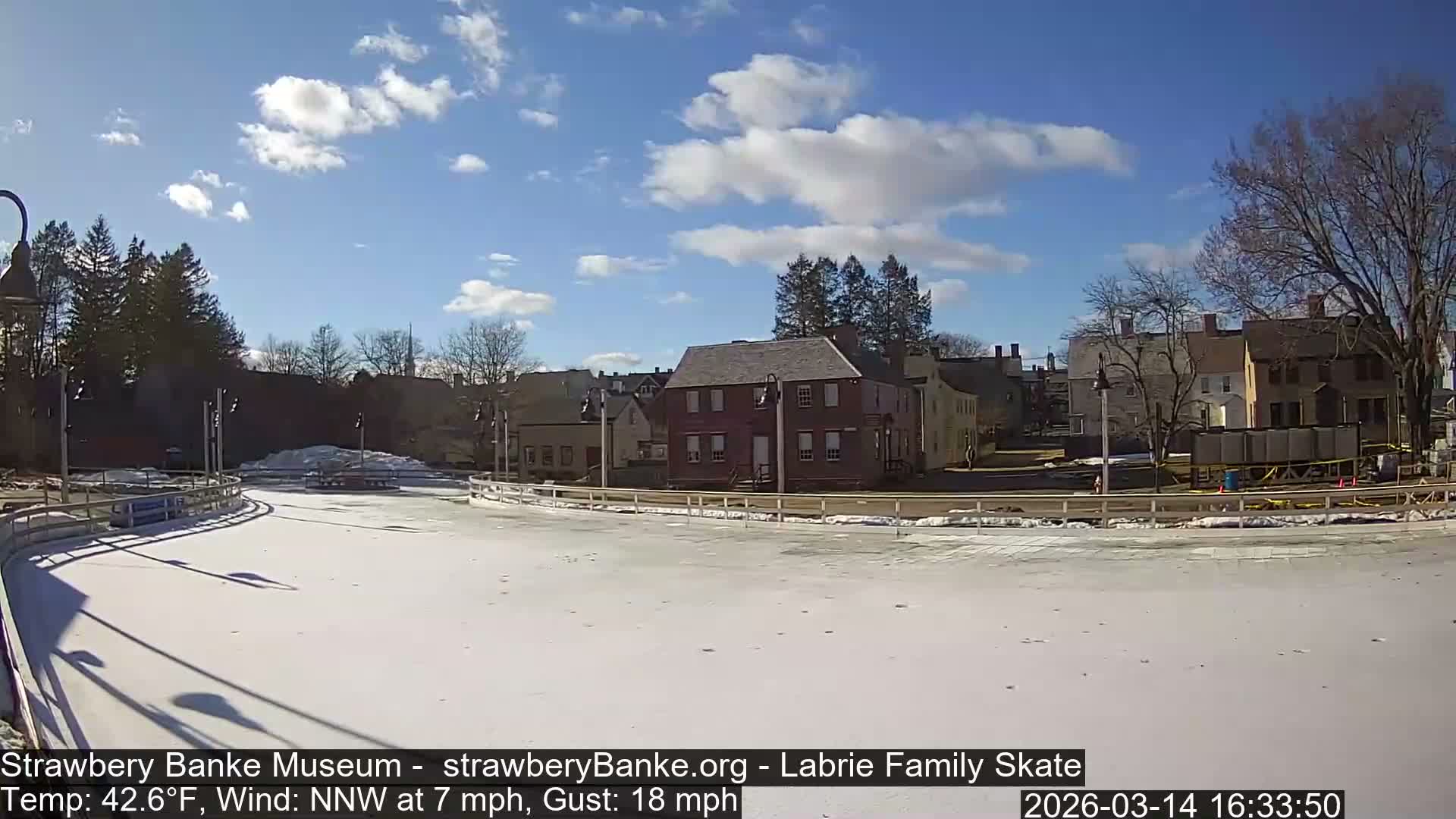 Fire Pit Porsmouth Ice Skating Live Cam -  New Hampshire, USA