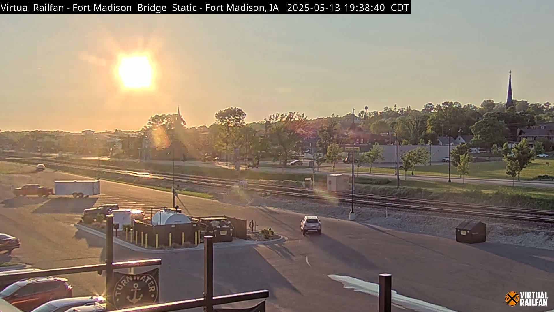 Fort Madison Railroad Crossing Live Cam -  Fort Madison, Lee, Iowa, USA