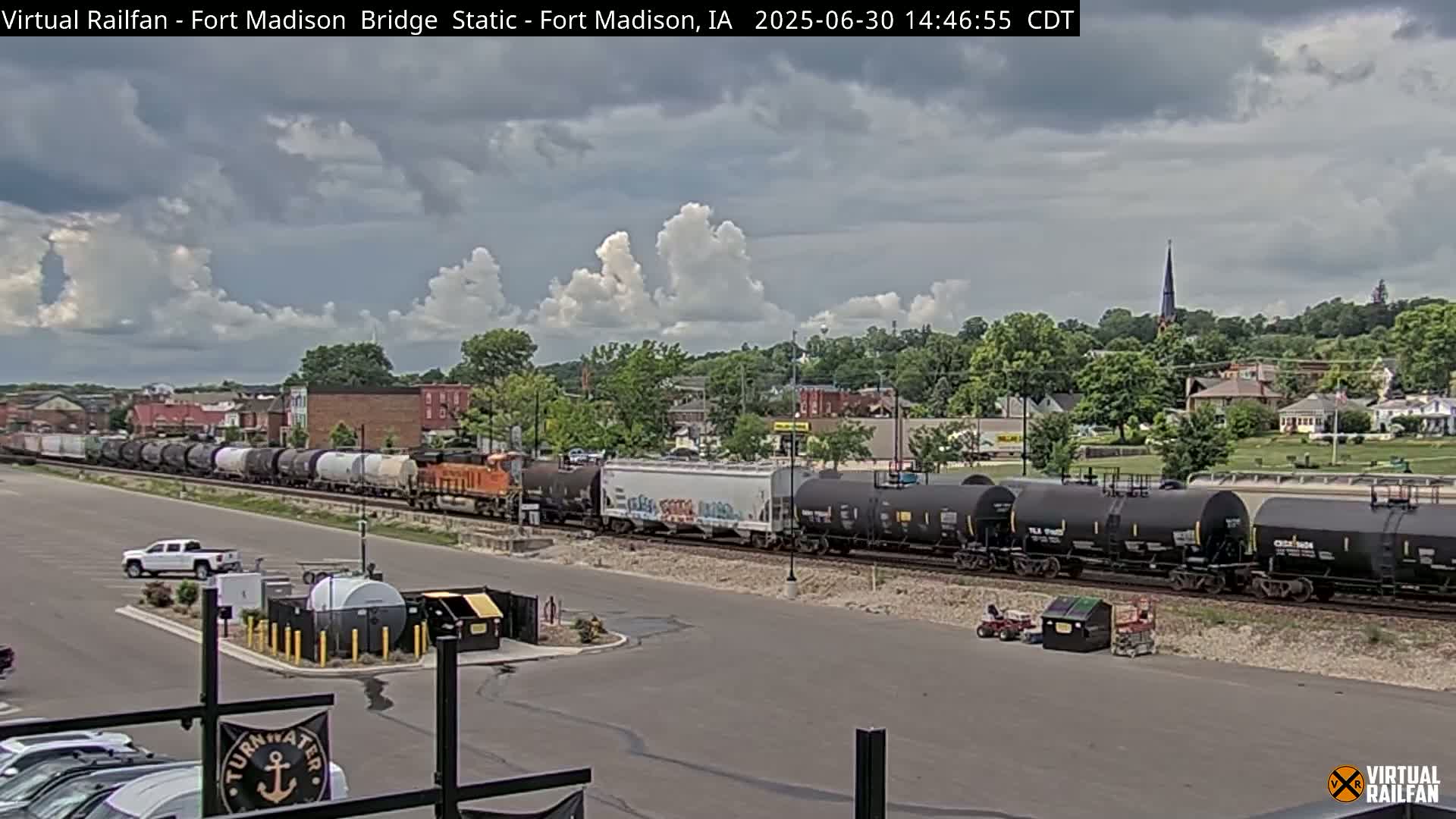 Fort Madison Railroad Crossing Live Cam -  Fort Madison, Lee, Iowa, USA