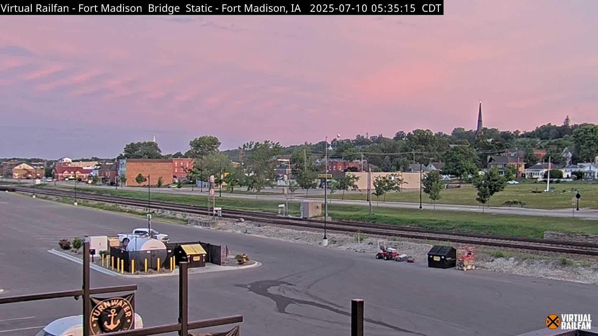 Fort Madison Railroad Crossing Live Cam -  Fort Madison, Lee, Iowa, USA