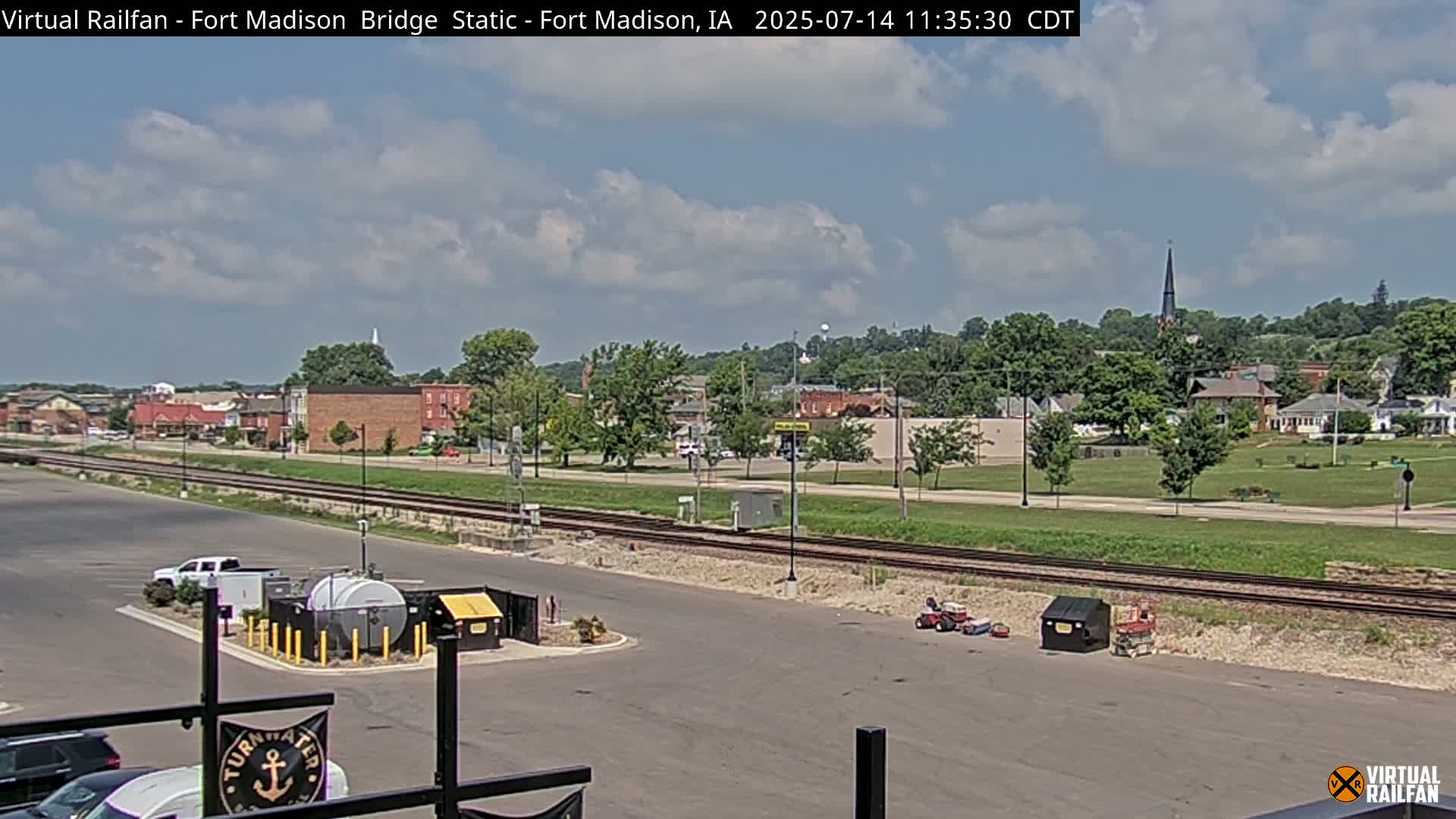 Fort Madison Railroad Crossing Live Cam -  Fort Madison, Lee, Iowa, USA