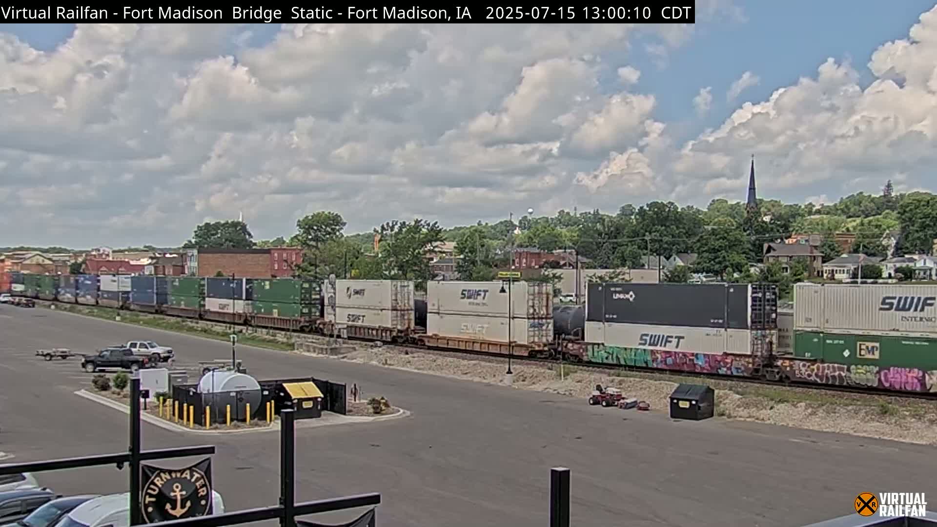 Fort Madison Railroad Crossing Live Cam -  Fort Madison, Lee, Iowa, USA