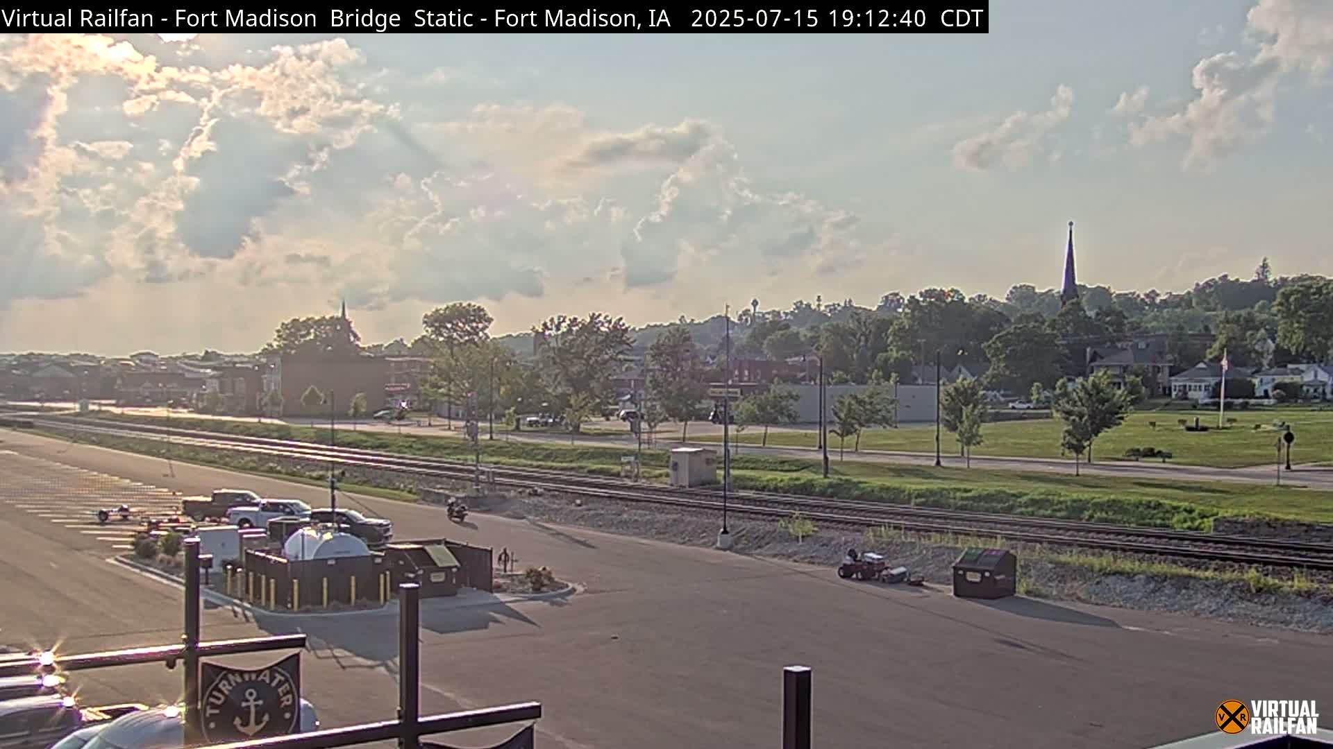 Fort Madison Railroad Crossing Live Cam -  Fort Madison, Lee, Iowa, USA