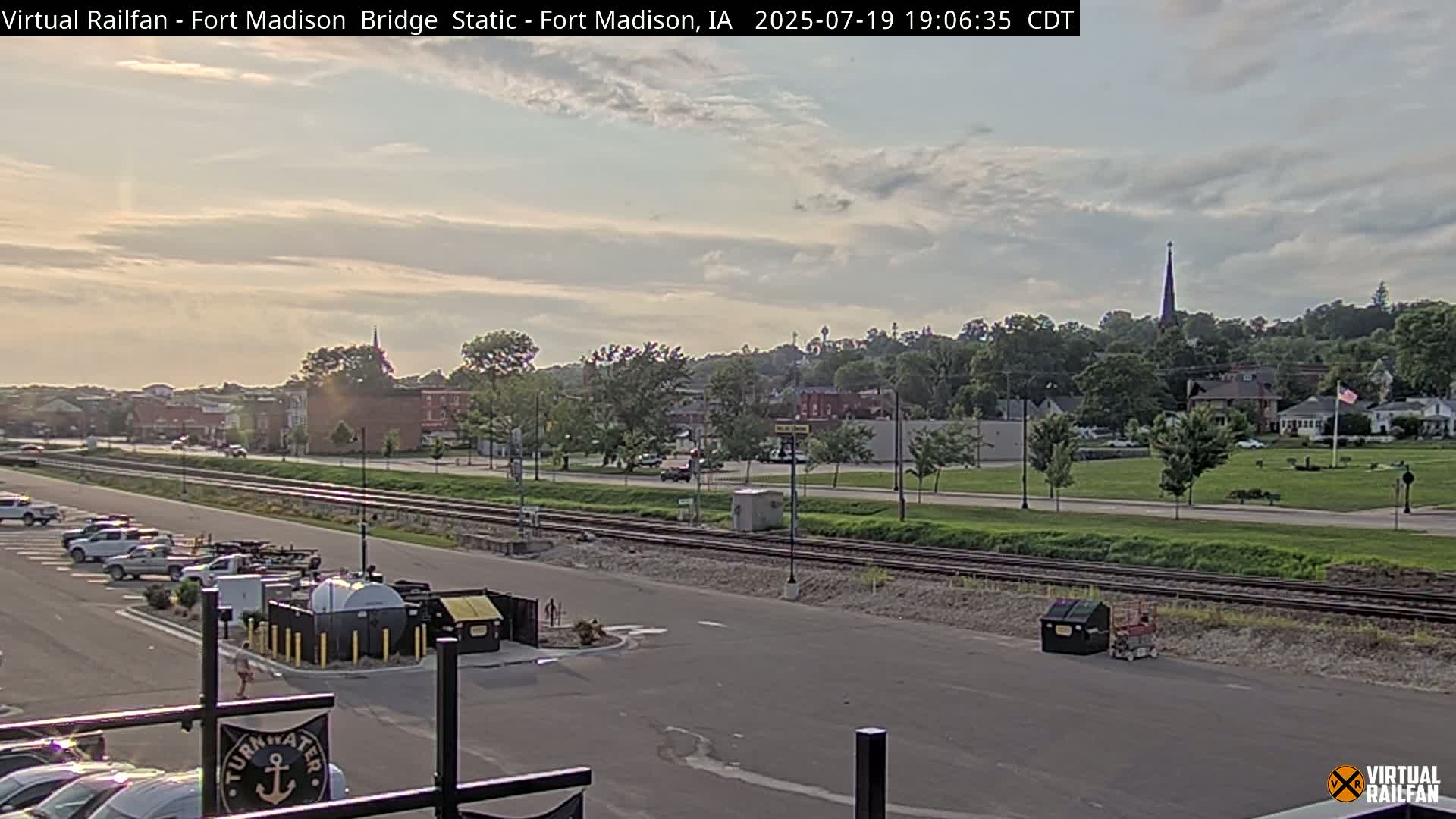 Fort Madison Railroad Crossing Live Cam -  Fort Madison, Lee, Iowa, USA