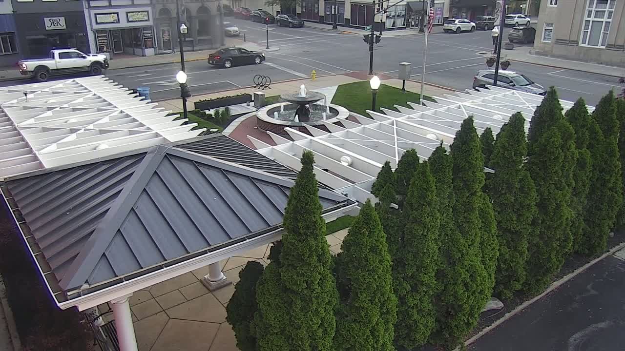 Crawfordsville Marie Canine Plaza Square Live Cam - Crawfordsville, Montgomery, Indiana, USA