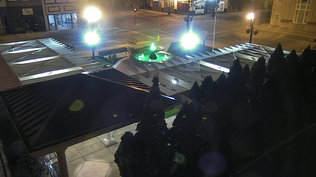 Crawfordsville Marie Canine Plaza Square Live Cam - Crawfordsville, Montgomery, Indiana, USA