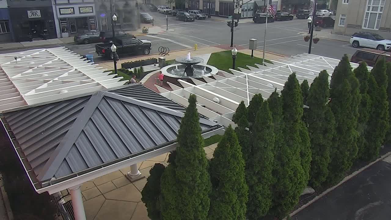 Crawfordsville Marie Canine Plaza Square Live Cam - Crawfordsville, Montgomery, Indiana, USA