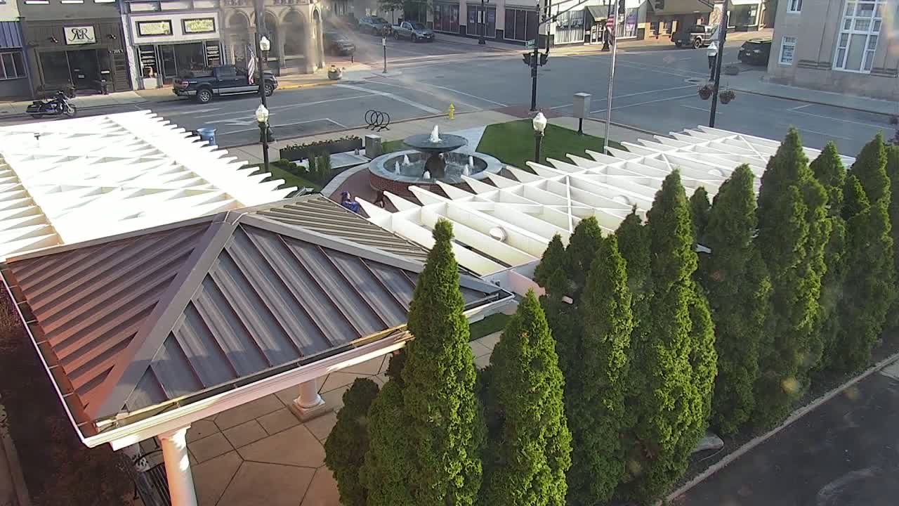 Crawfordsville Marie Canine Plaza Square Live Cam - Crawfordsville, Montgomery, Indiana, USA