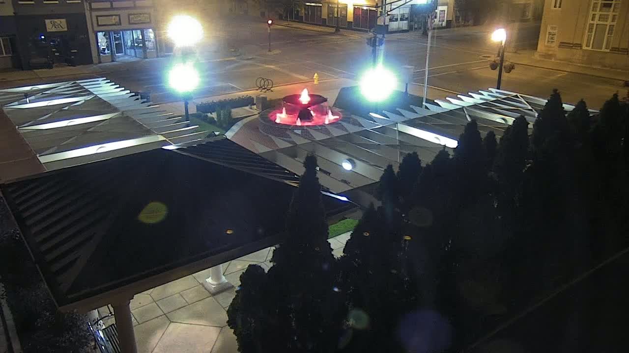Crawfordsville Marie Canine Plaza Square Live Cam - Crawfordsville, Montgomery, Indiana, USA