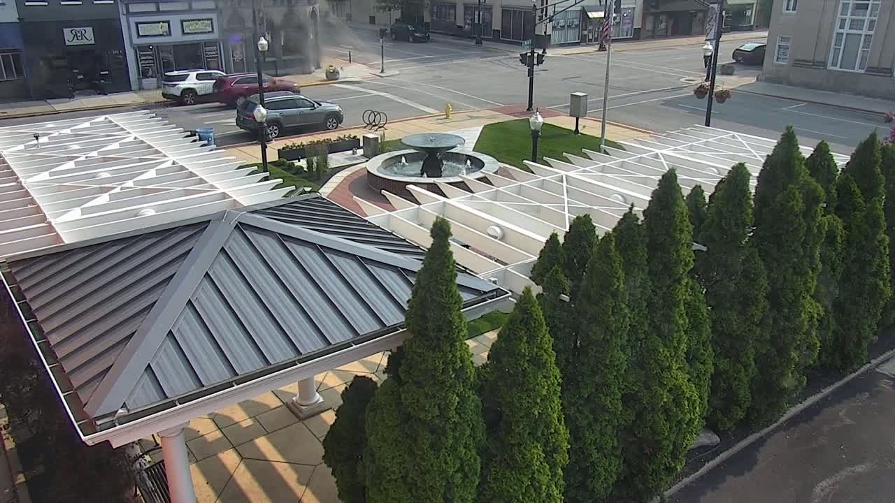 Crawfordsville Marie Canine Plaza Square Live Cam - Crawfordsville, Montgomery, Indiana, USA