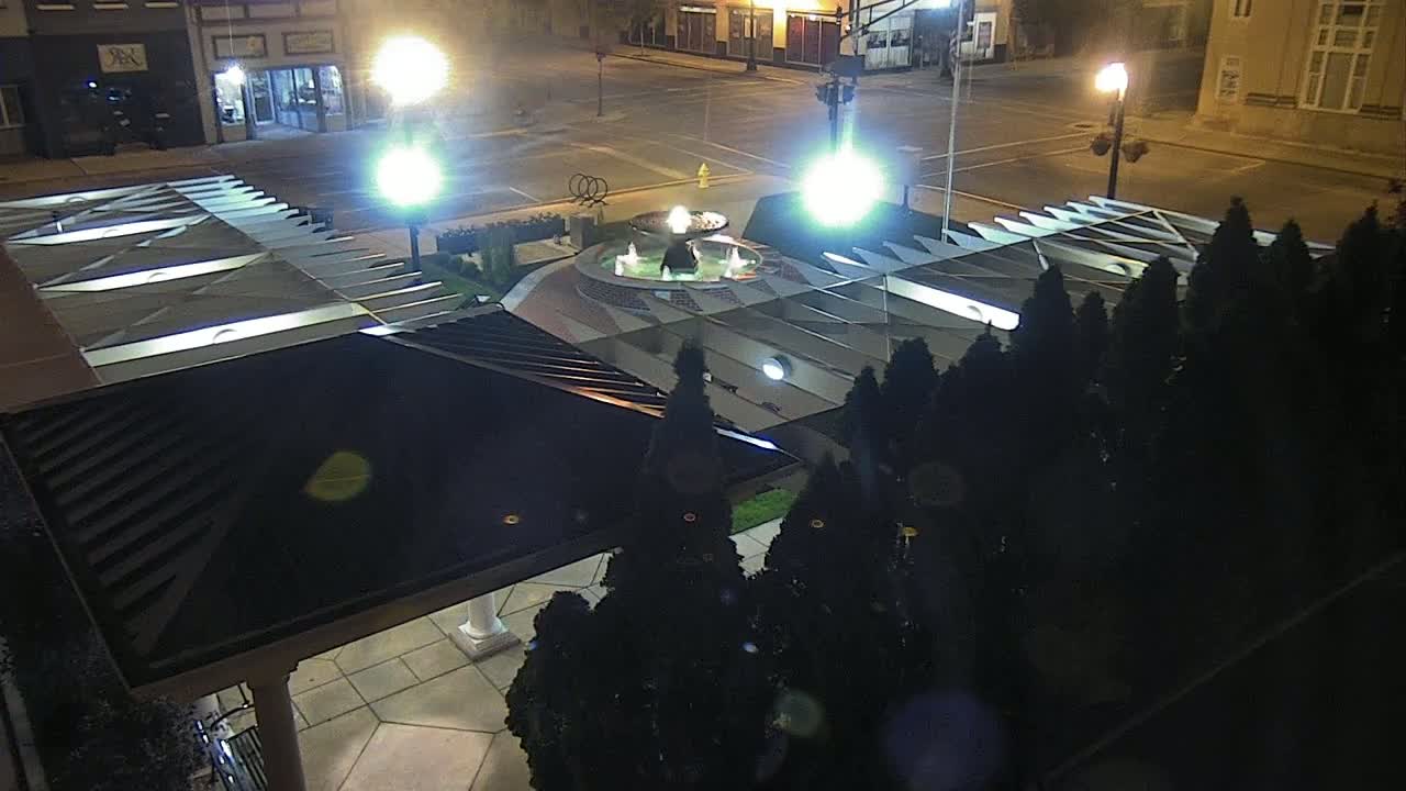 Crawfordsville Marie Canine Plaza Square Live Cam - Crawfordsville, Montgomery, Indiana, USA