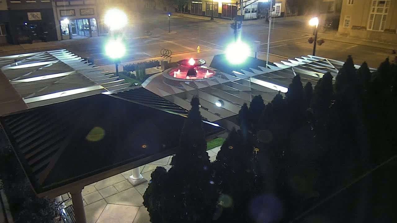 Crawfordsville Marie Canine Plaza Square Live Cam - Crawfordsville, Montgomery, Indiana, USA