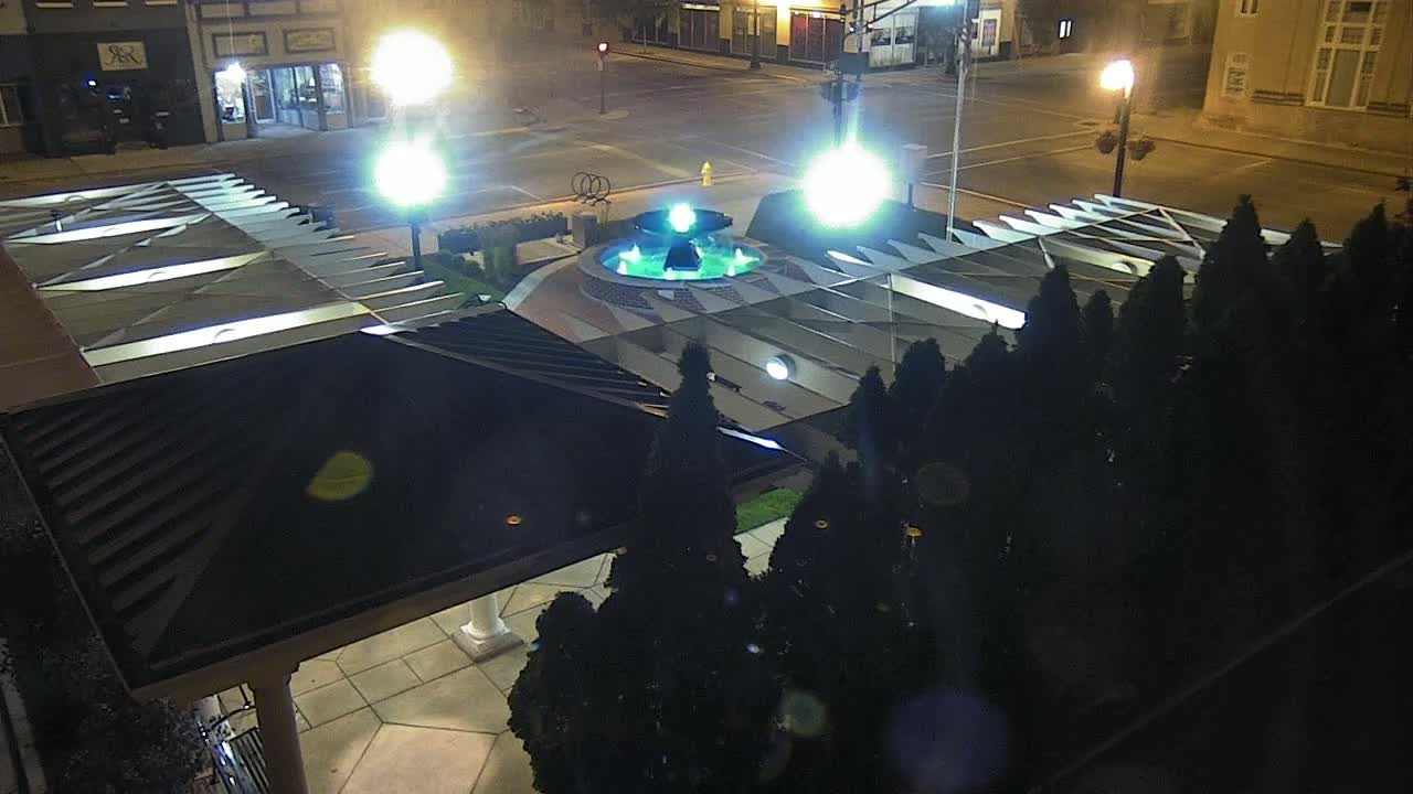 Crawfordsville Marie Canine Plaza Square Live Cam - Crawfordsville, Montgomery, Indiana, USA