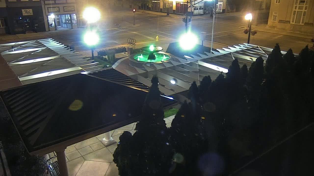 Crawfordsville Marie Canine Plaza Square Live Cam - Crawfordsville, Montgomery, Indiana, USA