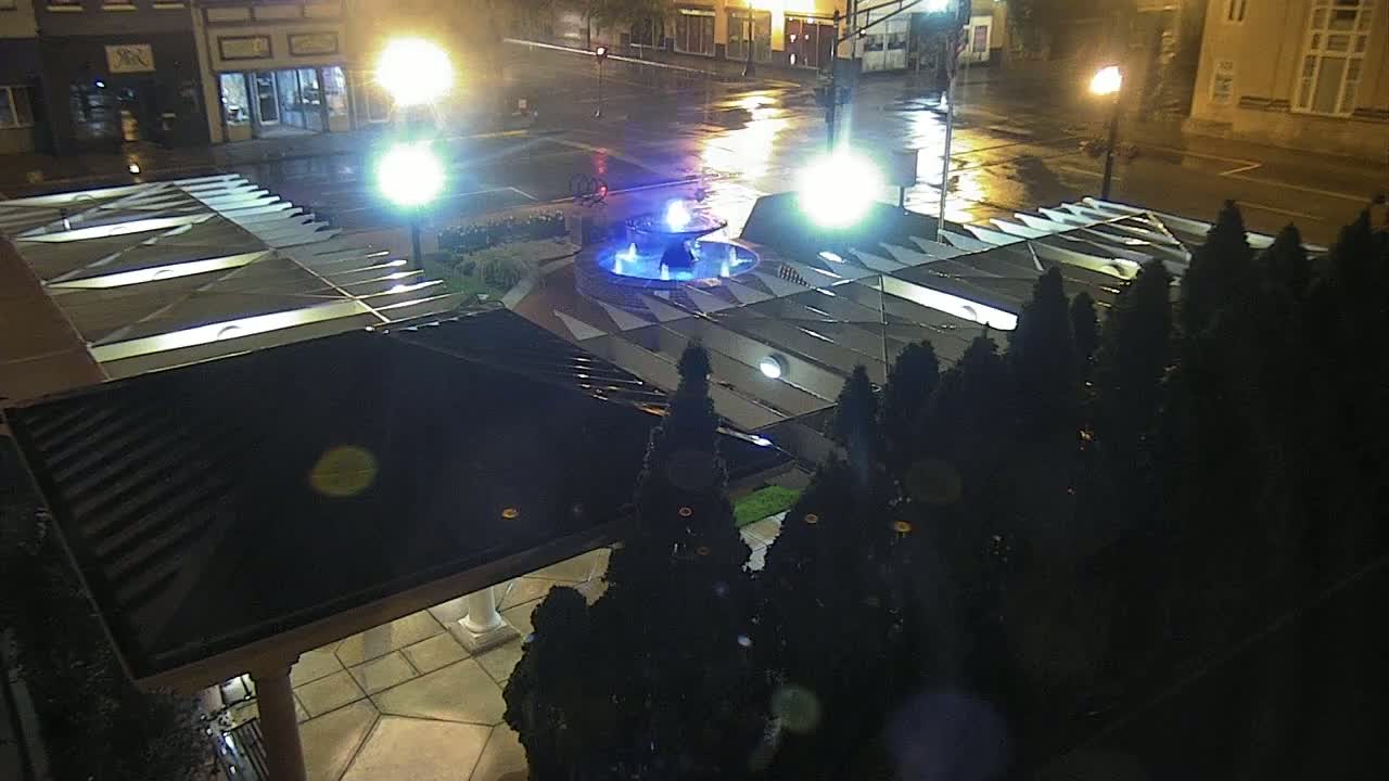 Crawfordsville Marie Canine Plaza Square Live Cam - Crawfordsville, Montgomery, Indiana, USA