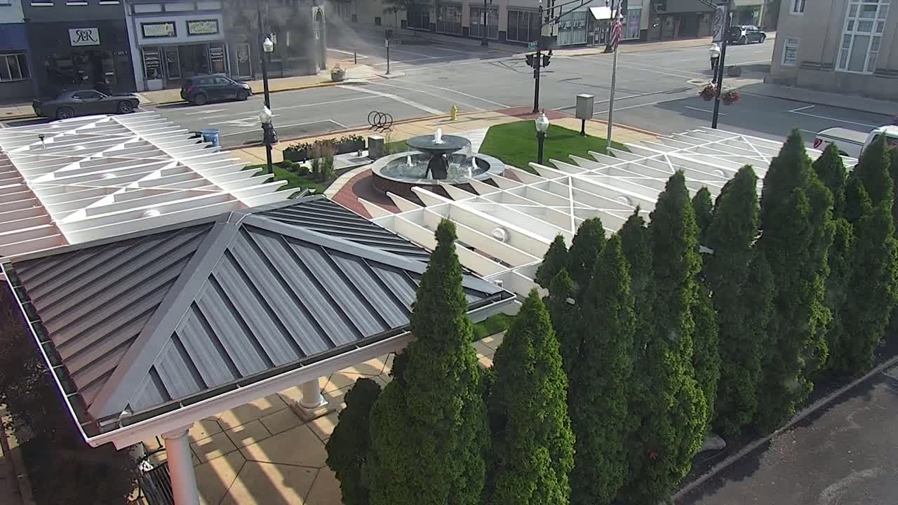 Crawfordsville Marie Canine Plaza Square Live Cam - Crawfordsville, Montgomery, Indiana, USA