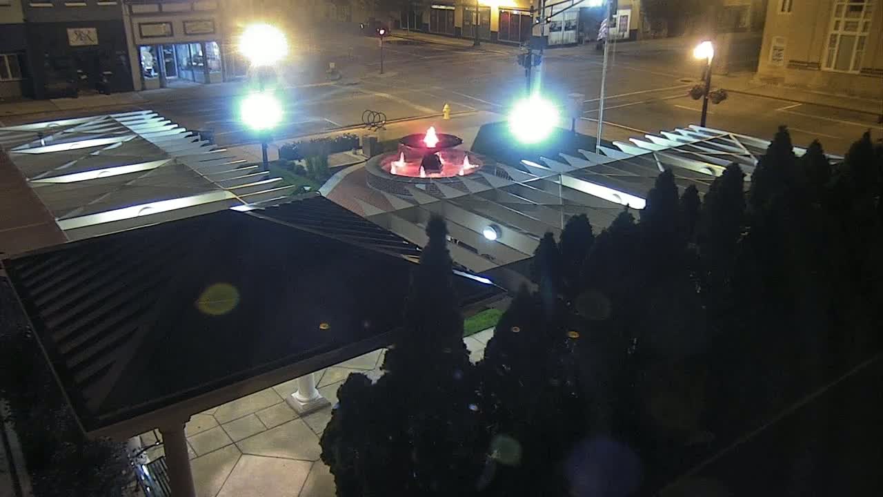 Crawfordsville Marie Canine Plaza Square Live Cam - Crawfordsville, Montgomery, Indiana, USA