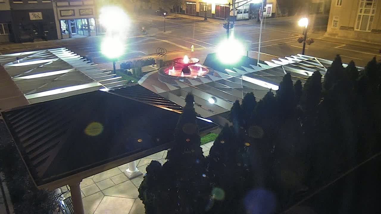 Crawfordsville Marie Canine Plaza Square Live Cam - Crawfordsville, Montgomery, Indiana, USA