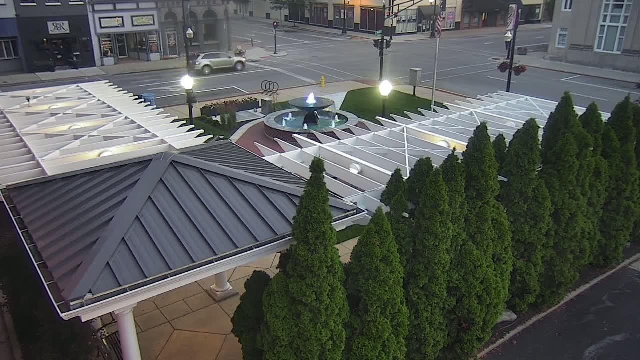 Crawfordsville Marie Canine Plaza Square Live Cam - Crawfordsville, Montgomery, Indiana, USA