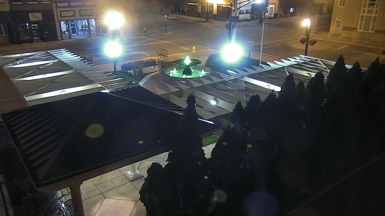 Crawfordsville Marie Canine Plaza Square Live Cam - Crawfordsville, Montgomery, Indiana, USA
